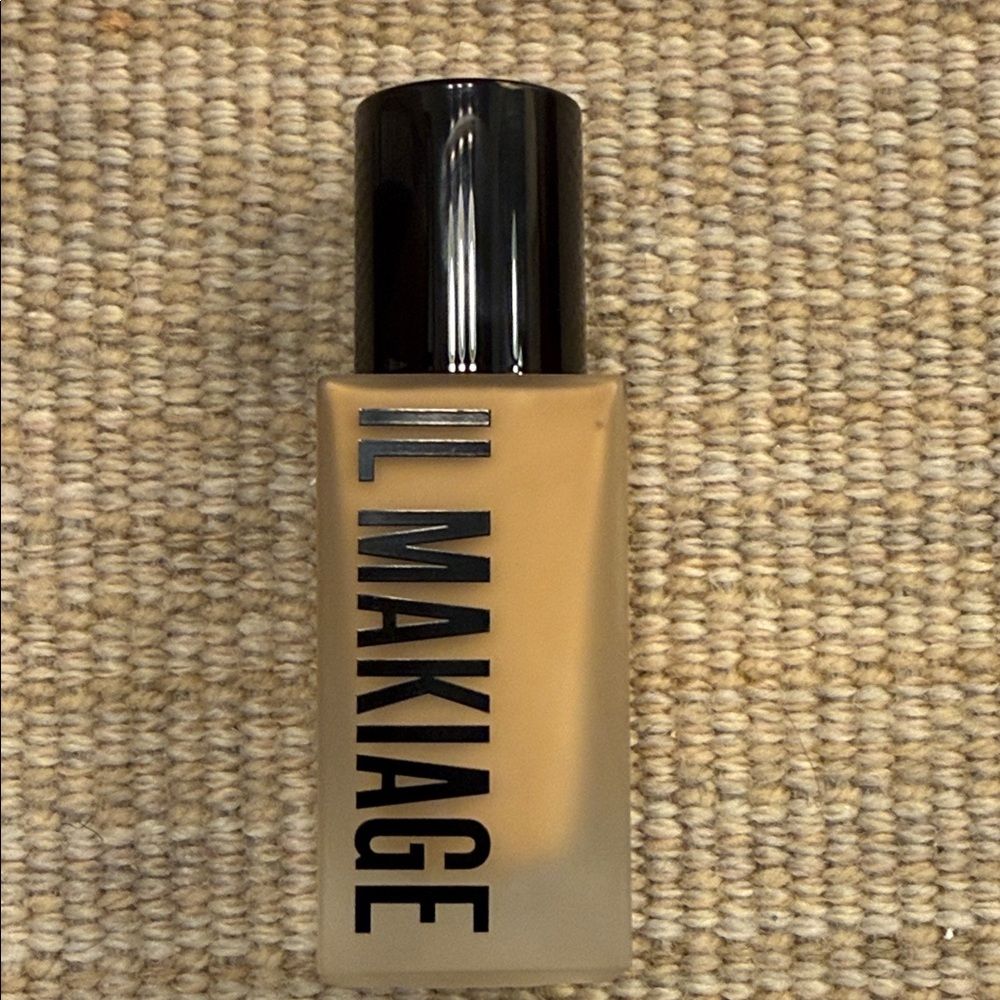 IL Makiage Woke Up Like This Foundation Series CL 120 NEW